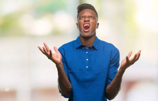 Молодий Афроамериканець Людиною Над Ізольованих Фону Розуму Mad Кричав Кричав — стокове фото