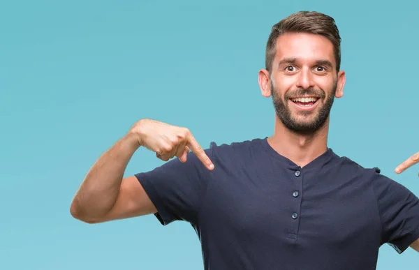 Joven Hombre Guapo Sobre Fondo Aislado Mirando Confiado Con Sonrisa — Foto de Stock