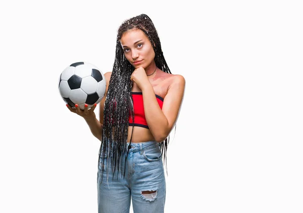 Junge Geflochtene Haare Afrikanisch Amerikanisch Mit Muttermal Hält Fußball Über — Stockfoto