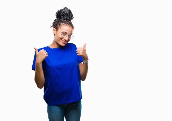 Młodych Splecione Włosy Afroamerykanów Dziewczyna Okularach Białym Tle Powodzenie Znak — Zdjęcie stockowe