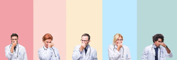 Collage Médicos Profesionales Sobre Rayas Colores Fondo Aislado Oliendo Algo — Foto de Stock