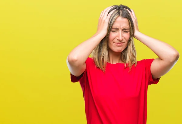 Ung Vacker Kvinna Över Isolerad Bakgrund Lider Huvudvärk Desperat Och — Stockfoto