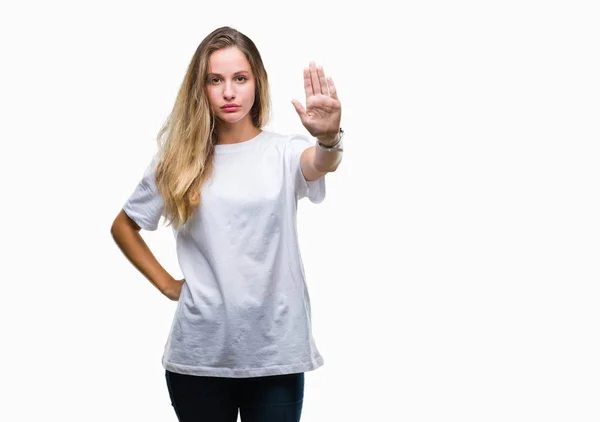 Jovem Bela Mulher Loira Vestindo Casual Shirt Branca Sobre Fundo — Fotografia de Stock