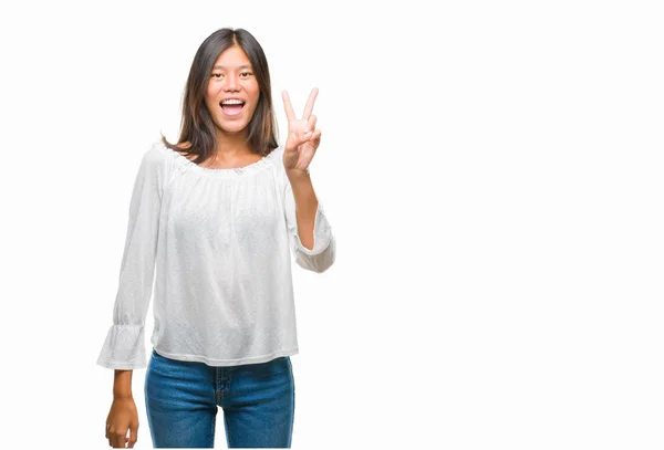Joven Mujer Asiática Sonriendo Con Cara Feliz Sobre Fondo Blanco — Foto de Stock
