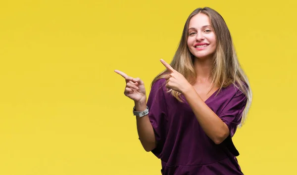 Unga Vackra Blonda Eleganta Kvinnan Över Isolerade Bakgrund Leende Och — Stockfoto