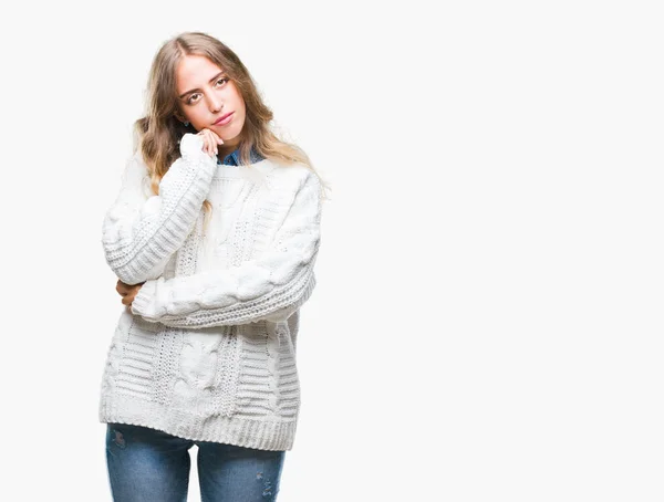 손으로 잠겨있는 표현에 생각에 스웨터를 사려깊은 의심의 — 스톡 사진