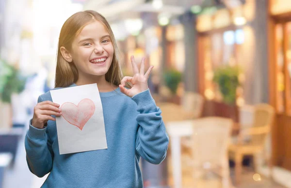Молода Красива Дівчина Дарує Батькові Денну Листівку Червоним Серцем Над — стокове фото