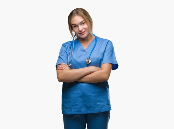 Jovem Mulher Médica Caucasiana Vestindo Uniforme Cirurgião Sobre Fundo Isolado — Fotografia de Stock