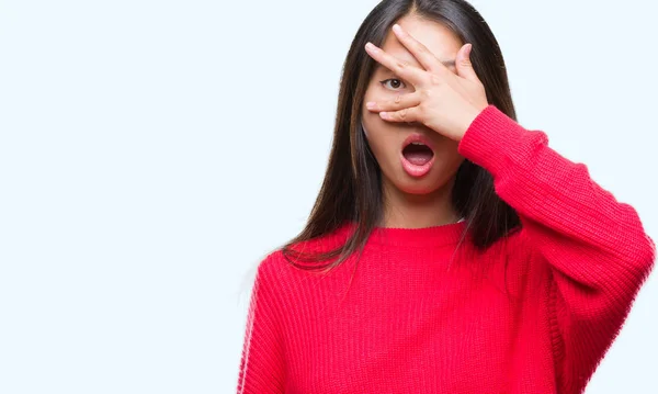 Giovane Donna Asiatica Indossa Maglione Invernale Sfondo Isolato Che Copre — Foto Stock