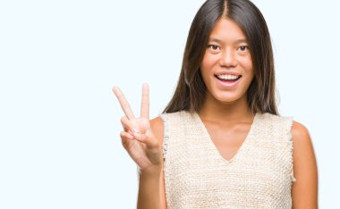 Genç Asyalı kadın ile mutlu yüz gülümseyen izole arka plan üzerinde 