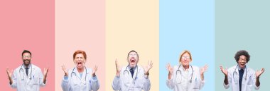 Kızgın ve silah ile başarı için deli kutluyor renkli çizgili izole arka plan üzerinde profesyonel doktorlar kolaj kaldırdı ve heyecanlı çığlık gözler kapalı. Kazanan kavramı