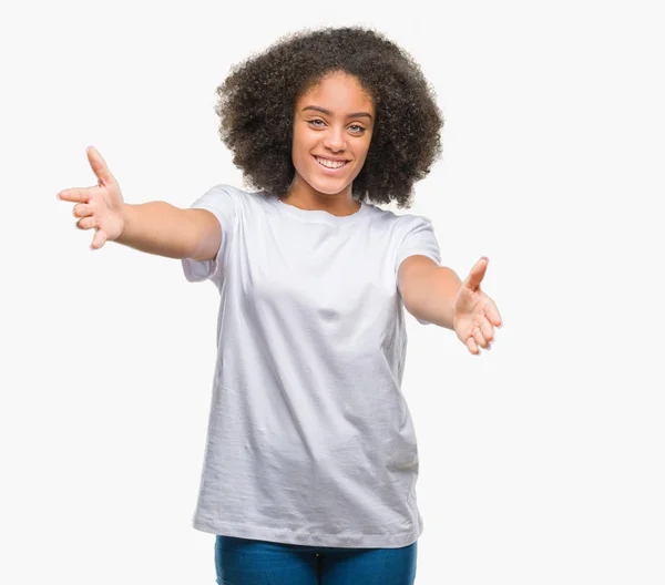 Joven Mujer Afroamericana Sobre Fondo Aislado Mirando Cámara Sonriendo Con —  Fotos de Stock