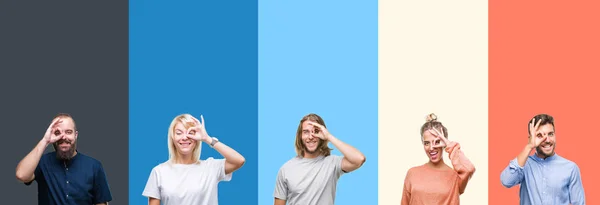 Collage Casual Ungdomar Över Färgglada Ränder Isolerade Bakgrund Gör Gest — Stockfoto