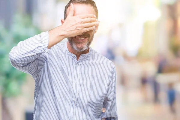 Hombre Mayor Alzado Mediana Edad Con Gafas Sobre Fondo Aislado —  Fotos de Stock