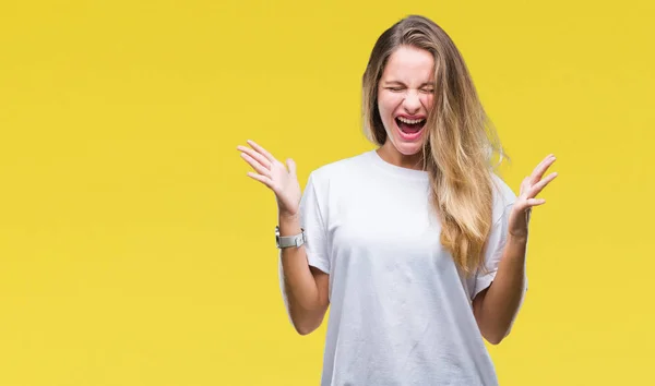 Jovem Mulher Loira Bonita Vestindo Casual Shirt Branca Sobre Fundo — Fotografia de Stock