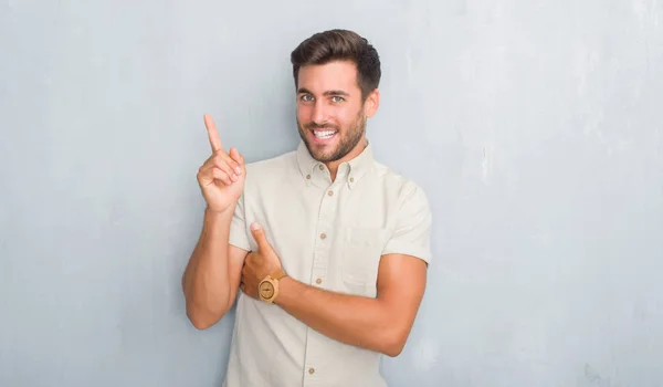 Handsome Young Man Grey Grunge Wall Wearing Summer Shirt Big — Stock Photo, Image