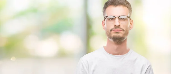 Junge Tätowierte Erwachsene Mann Deprimiert Und Sorgen Sich Bedrängnis Weinen — Stockfoto