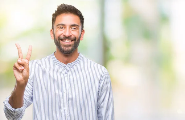 Hombre Hispano Adulto Sobre Fondo Aislado Sonriendo Con Cara Feliz — Foto de Stock