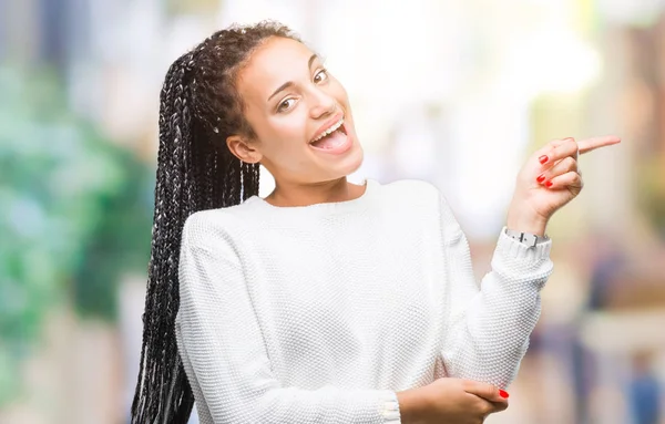 Ung Flätat Hår Afroamerikanska Flicka Klädd Vinter Tröja Över Isolerade — Stockfoto
