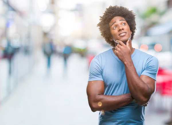 Homem Afro Americano Sobre Fundo Isolado Com Mão Queixo Pensando — Fotografia de Stock