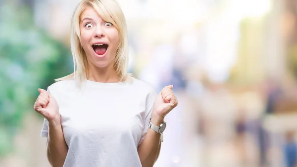 Genç Güzel Sarışın Kadın Kutluyor Izole Arka Plan Üzerinde Beyaz — Stok fotoğraf