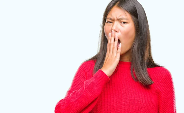 Jonge Aziatische Vrouw Winter Trui Dragen Geïsoleerde Achtergrond Verveeld Geeuwen — Stockfoto