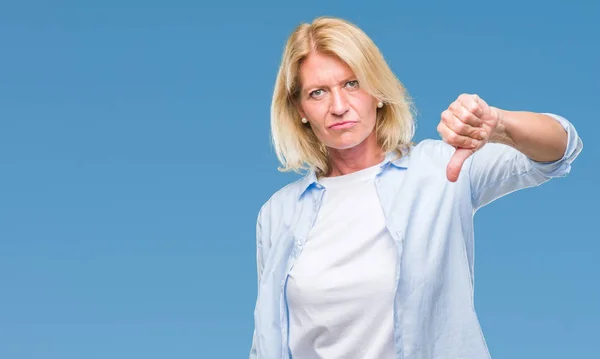 Middle Age Blonde Woman Isolated Background Looking Unhappy Angry Showing — Stock Photo, Image