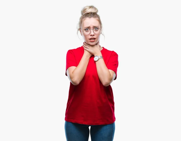 Young Blonde Woman Wearing Glasses Isolated Background Shouting Suffocate Because — Stock Photo, Image