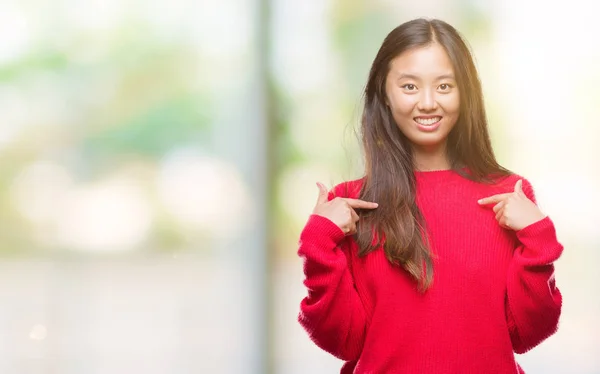 年轻的亚洲女人指着自己与手指 — 图库照片