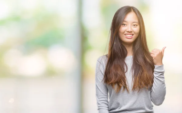 Young Asian Woman Isolated Background Smiling — Stock Photo, Image