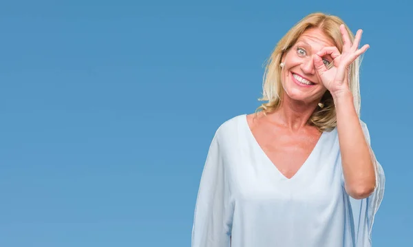 Blonde Geschäftsfrau Mittleren Alters Über Isoliertem Hintergrund Macht Geste Mit — Stockfoto