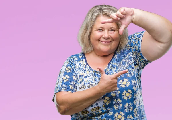 Senior Más Tamaño Mujer Caucásica Sobre Fondo Aislado Sonriendo Haciendo —  Fotos de Stock