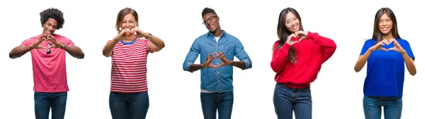 기호와 손으로 모양을 보여주는 사랑에 사람들의 아프리카계 미국인 스페인 그룹의 — 스톡 사진
