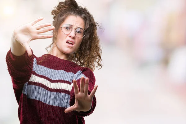 Vackra Brunett Lockigt Hår Ung Flicka Glasögon Över Isolerade Bakgrund — Stockfoto