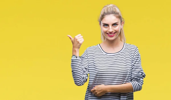 Giovane Bella Donna Bionda Che Indossa Maglione Righe Sfondo Isolato — Foto Stock