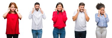 Yüksek sesle müzik gürültü rahatsız ifade parmaklarıyla kulaklarıyla kapsayan izole arka plan üzerinde Grup Çin, Hint, İspanyol halkının kolaj. Sağır kavramı.