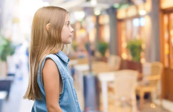 Young Beautiful Girl Isolated Background Looking Side Relax Profile Pose — Stock Photo, Image