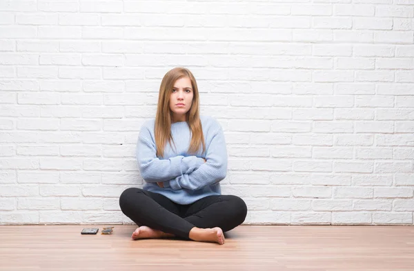 Junge Erwachsene Frau Die Herbst Skeptisch Und Nervös Auf Dem — Stockfoto