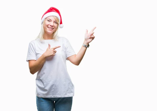 Joven Mujer Rubia Hermosa Con Sombrero Navidad Sobre Fondo Aislado — Foto de Stock