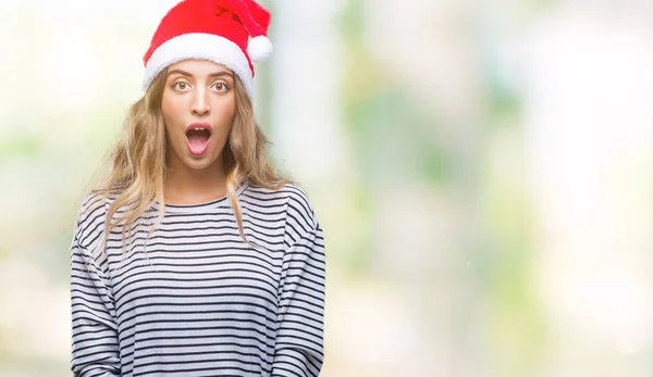 Schöne Junge Blonde Frau Trägt Weihnachtsmütze Über Isoliertem Hintergrund Ängstlich — Stockfoto