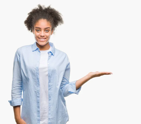 Young Afro American Woman Isolated Background Smiling Cheerful Presenting Pointing — Stock Photo, Image