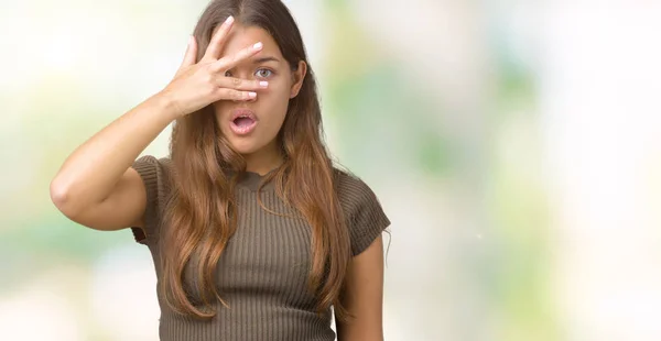 Junge Schöne Brünette Frau Über Isoliertem Hintergrund Die Schockiert Gesicht — Stockfoto