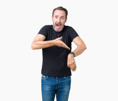 Yakışıklı orta yaş ağarmış komuta sizde acele işaretleme izlemek için zaman, sabırsızlık, üzgün ve kızgın son tarih gecikme için izole arka plan üzerinde