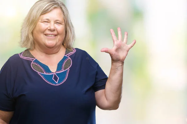 Senior Size Kaukasische Frau Über Isoliertem Hintergrund Zeigt Und Zeigt — Stockfoto