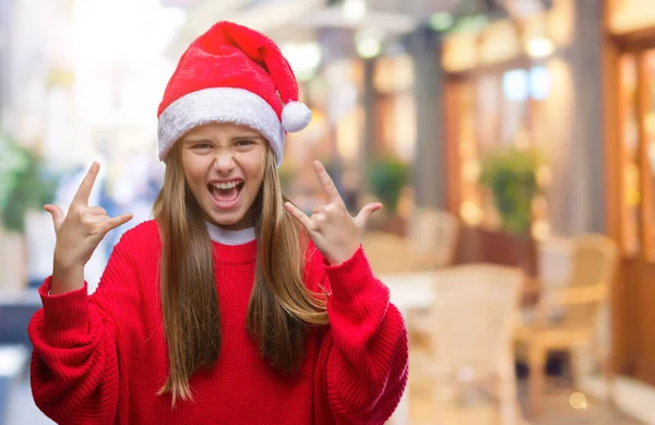 Jeune Belle Fille Portant Chapeau Noël Sur Fond Isolé Criant — Photo