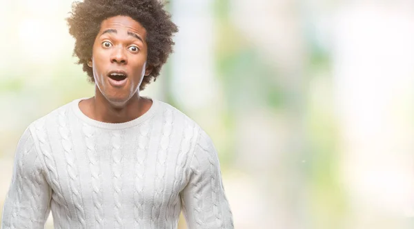 Afro Amerikansk Man Över Isolerade Bakgrund Rädd Och Chockad Med — Stockfoto
