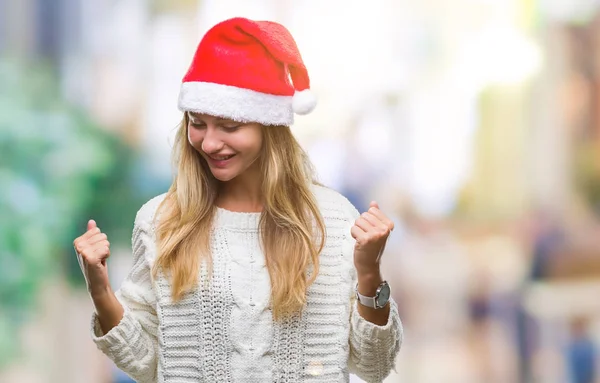 Jonge Mooie Blonde Vrouw Met Kerst Hoed Geïsoleerde Achtergrond Erg — Stockfoto