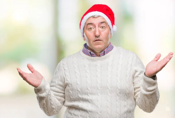 Schöner Älterer Mann Mit Weihnachtsmütze Über Isoliertem Hintergrund Ahnungsloser Und — Stockfoto