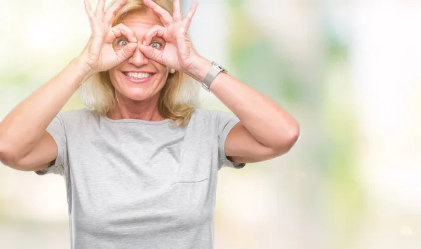 Blonde Vrouw Van Middelbare Leeftijd Geïsoleerde Achtergrond Doen Gebaar Als — Stockfoto