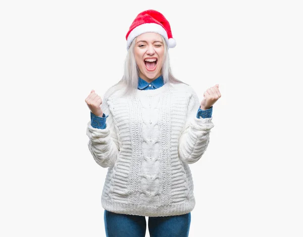 Jovem Loira Vestindo Chapéu Natal Sobre Fundo Isolado Celebrando Surpreso — Fotografia de Stock